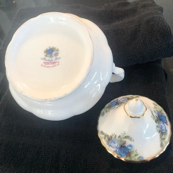 Royal Albert Moonlight Blue Bone China Sugar Bowl and Creamer Set with Gold Trim - Picture 6 of 11